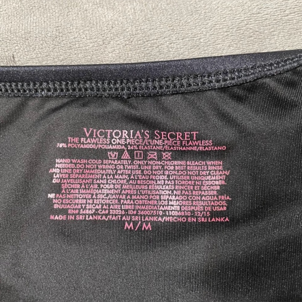 Victoria Secret The Flawless One-piece swimsuit - Picture 4 of 5